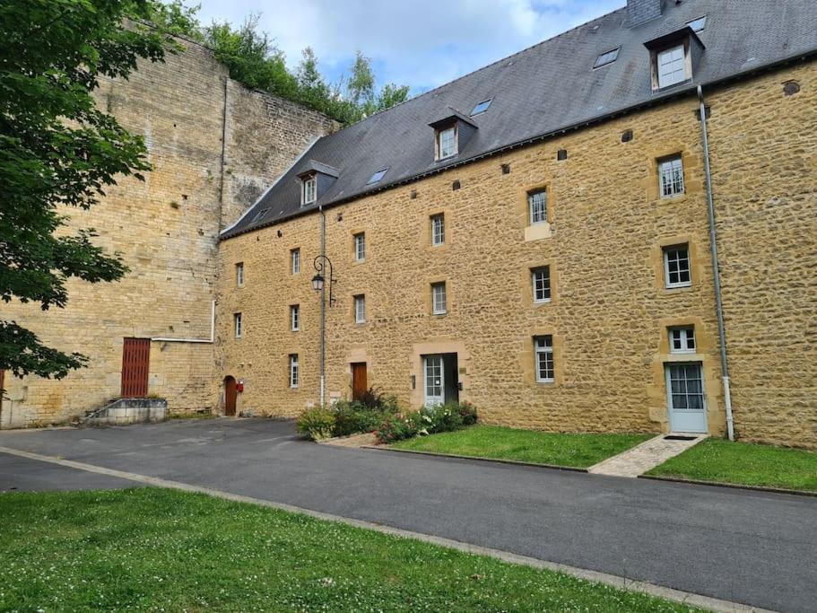Aux Remparts Du Chateau Sedan Exteriér fotografie